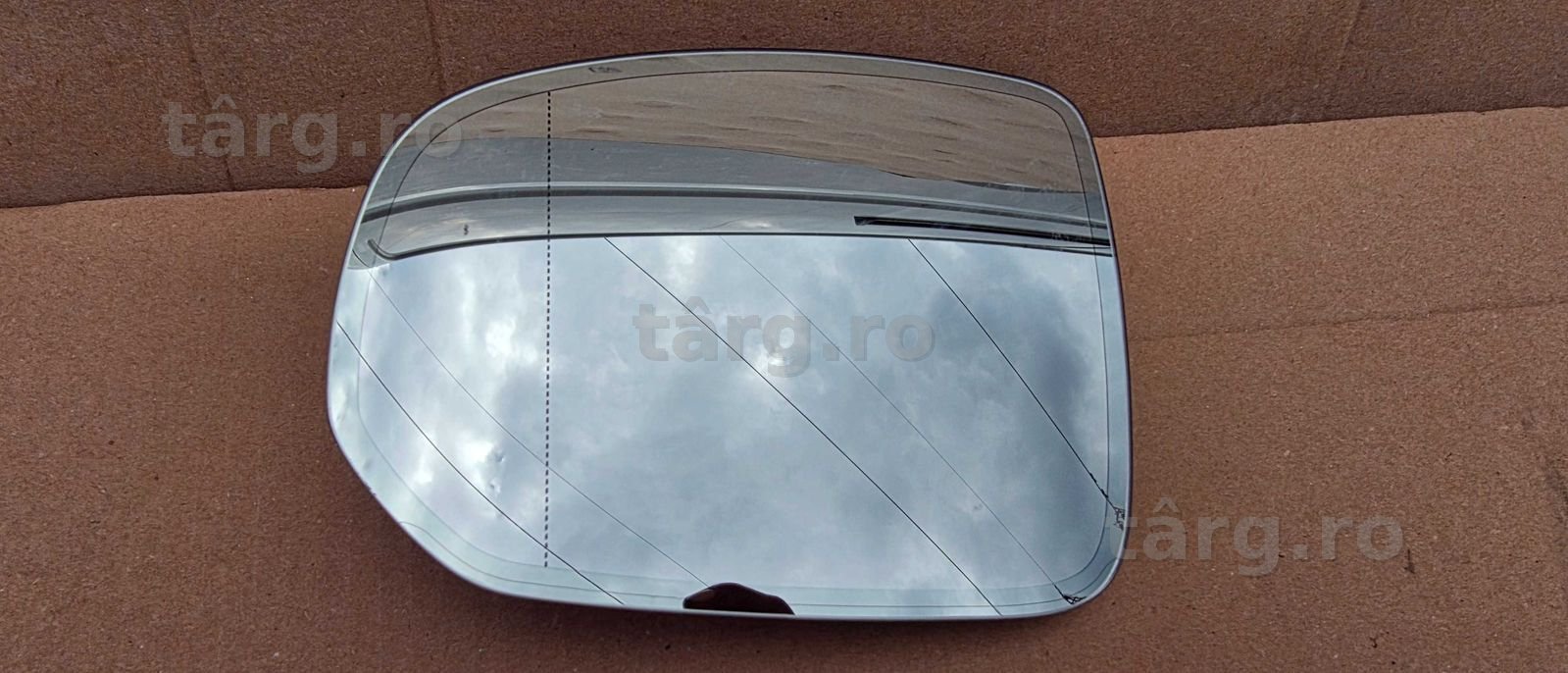 Sticla Oglinda stanga heliomata Volvo XC60 2018 / 2019 2020 / 2021 2022