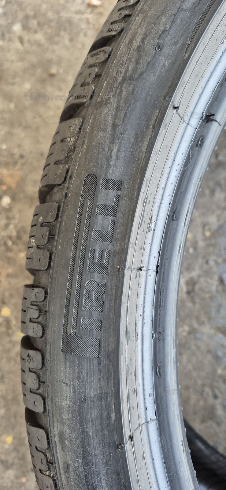 2 anvelope iarna Pirelli 305/30/21.Pretul este pe bucata. 3