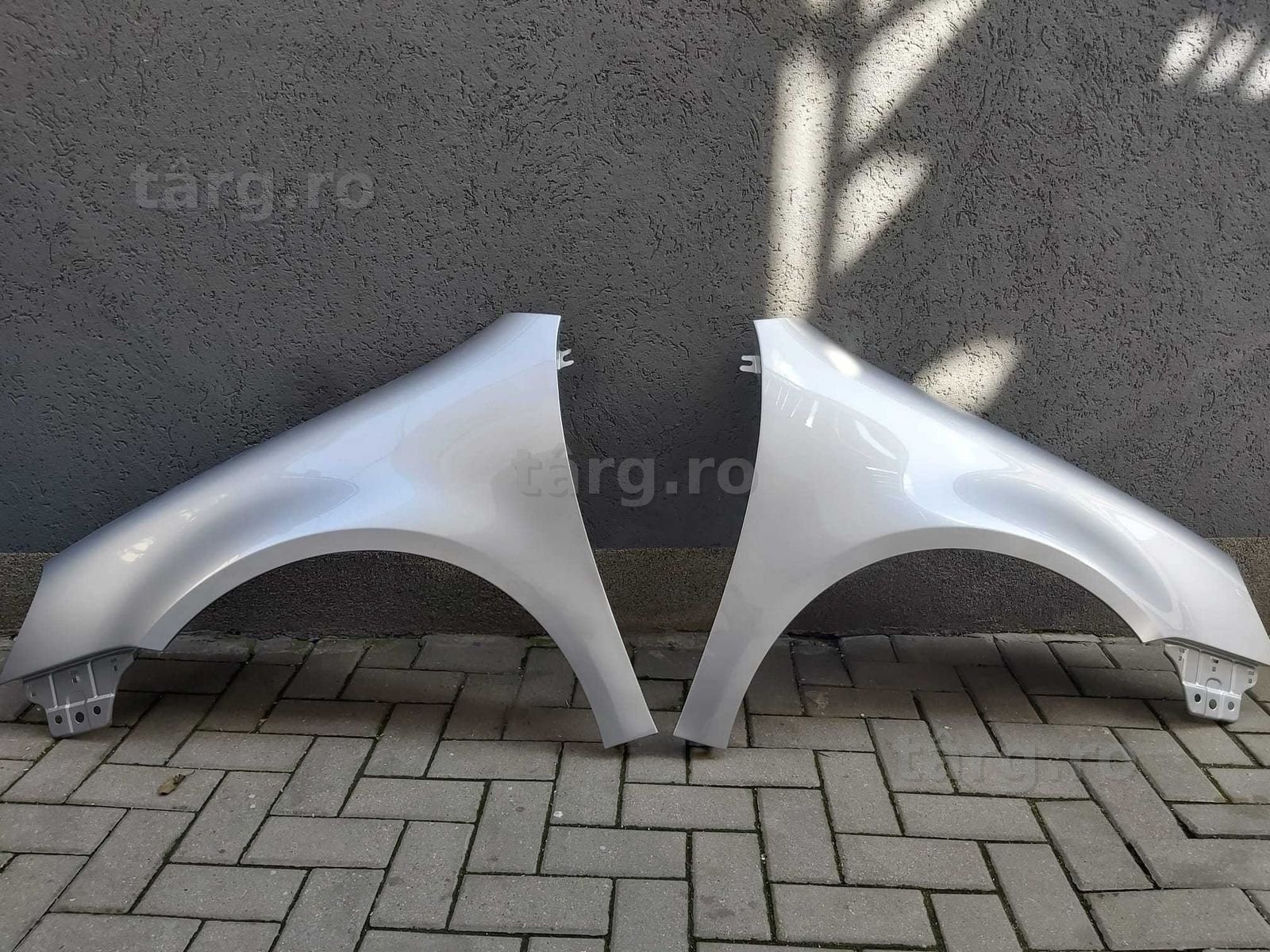 Aripa Fata Dreapta & Stanga VW Golf 5/V 04-08 Vopsita Gri Deschis