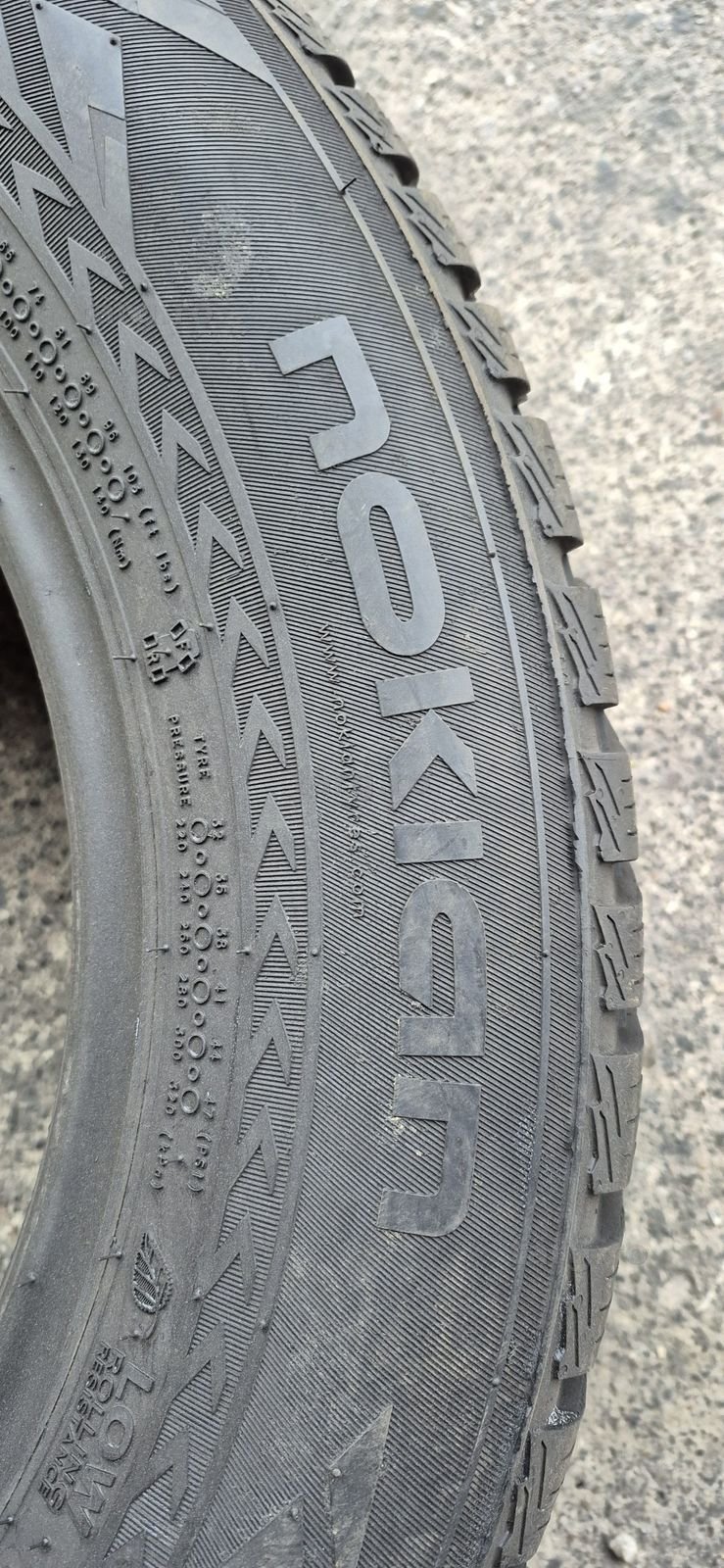4 anvelope iarna Nokian 235/60/17,dot 2020.Pretul este pe bucata. 4