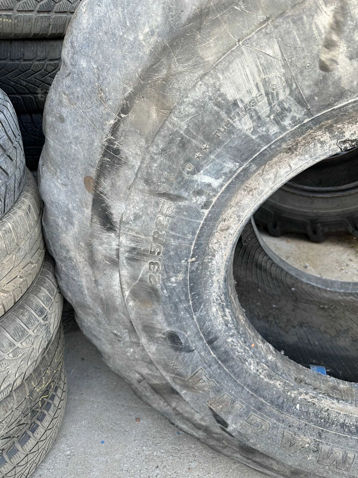 Cauciuc sh industrial 23.5 R25 3