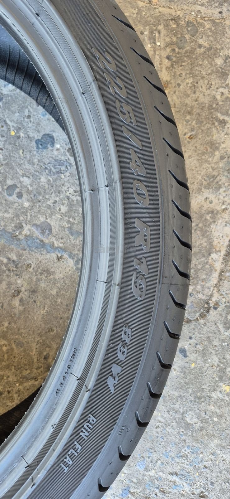 4 anvelope vara runflat noi Pirelli,fata 225/40/19,spate 255/35/19,dot 2024.Pretul este pe bucata. 6