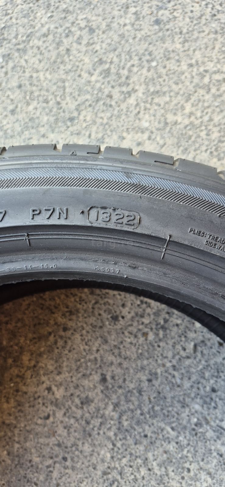 4 anvelope vara runflat Bridgestone,fata 225/45/18,spate 255/40/18.Pretul  este pe bucata 7