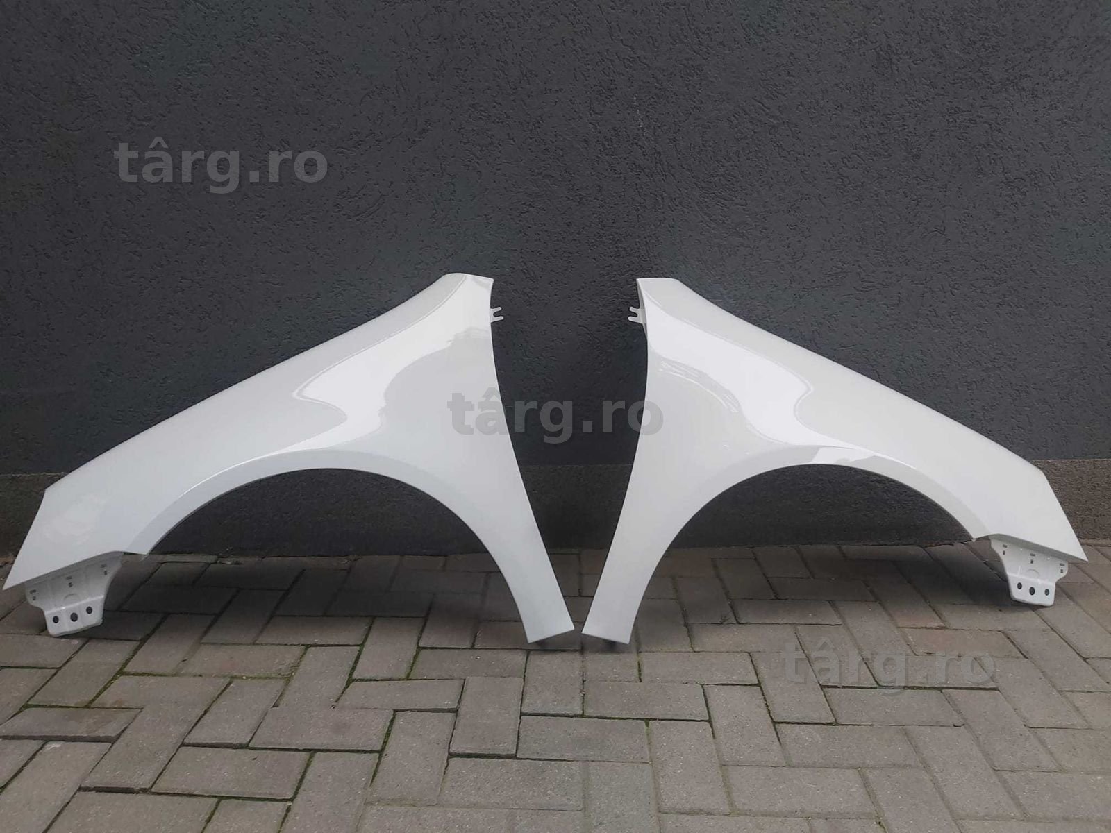 Aripa Fata Dreapta & Stanga VW Golf 5/V 2004-2008 Vopsita Alb