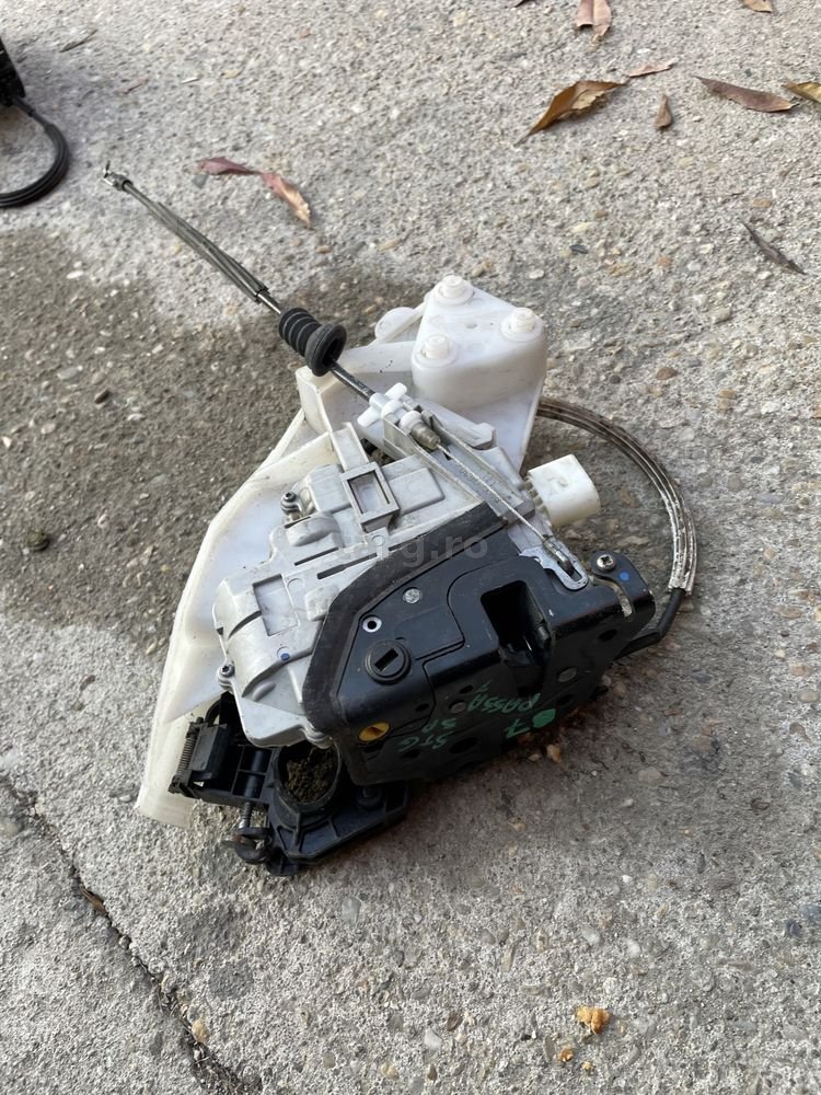 Broasca usa Volkswagen passat B7 stanga spate / dreapta