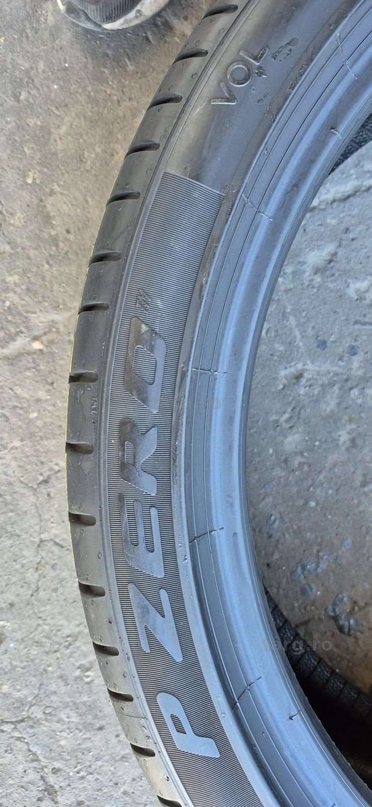 4 anvelope vara Pirelli,fata 245/40/21,spate 275/35/21.Pretul este pe bucata. 4