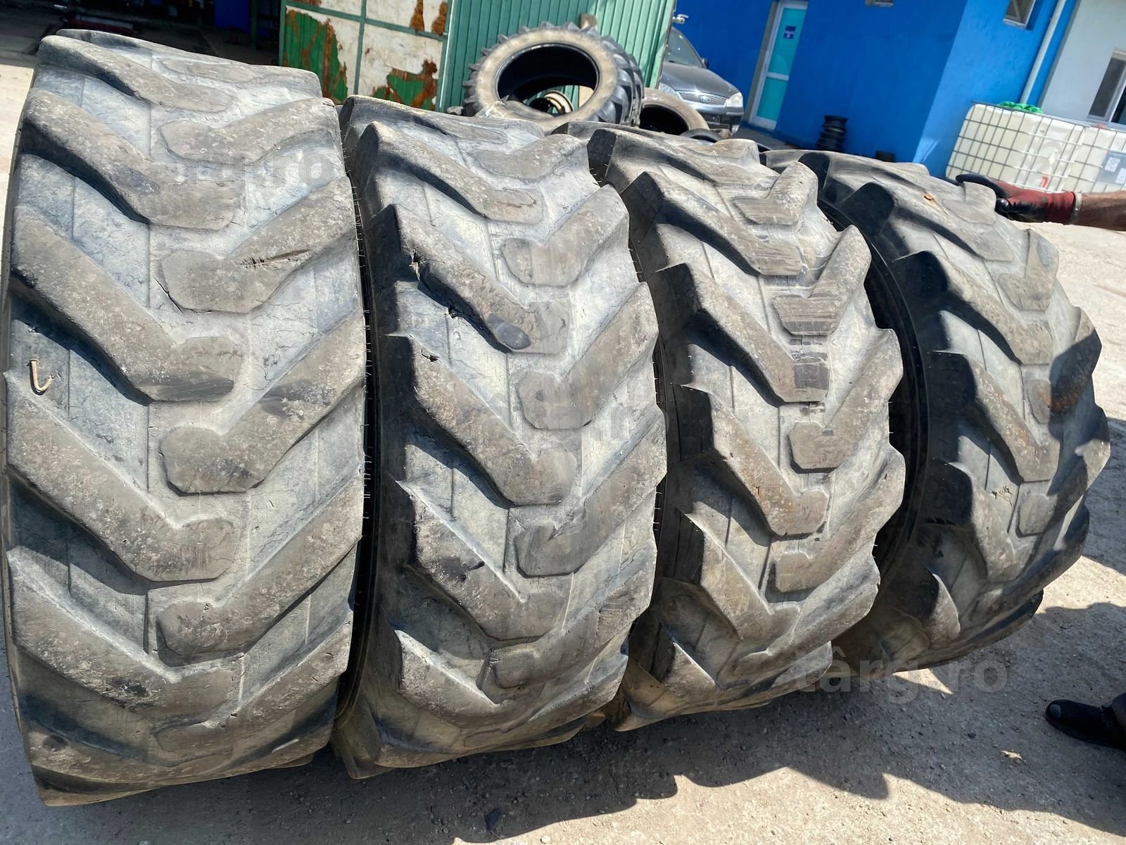 Cauciucuri sh 15.5/80 R24