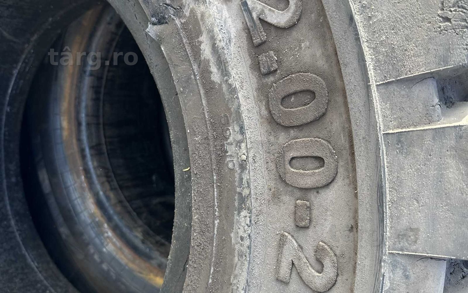 Cauciucuri pline 1200 R20 2