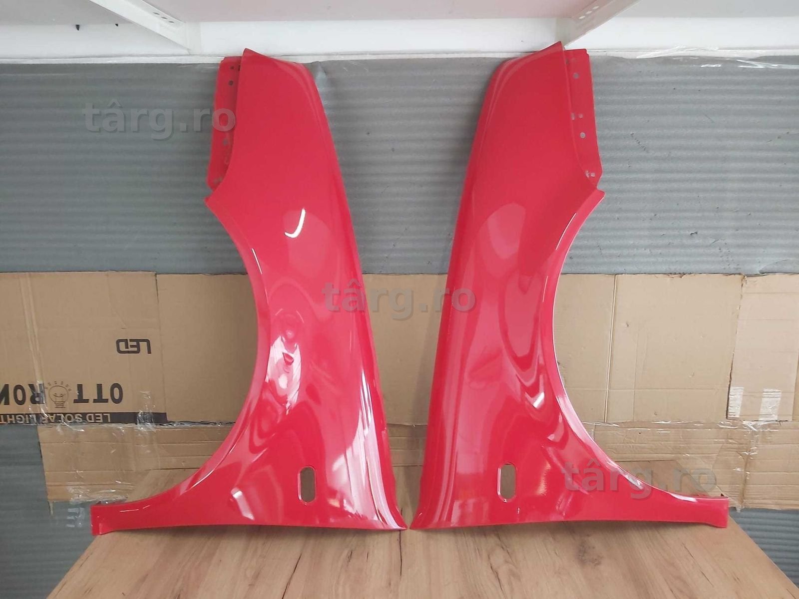 Aripa Fata Dreapta&Stanga VW Golf 4/IV 1998-2004 (LP3G (Rosu))
