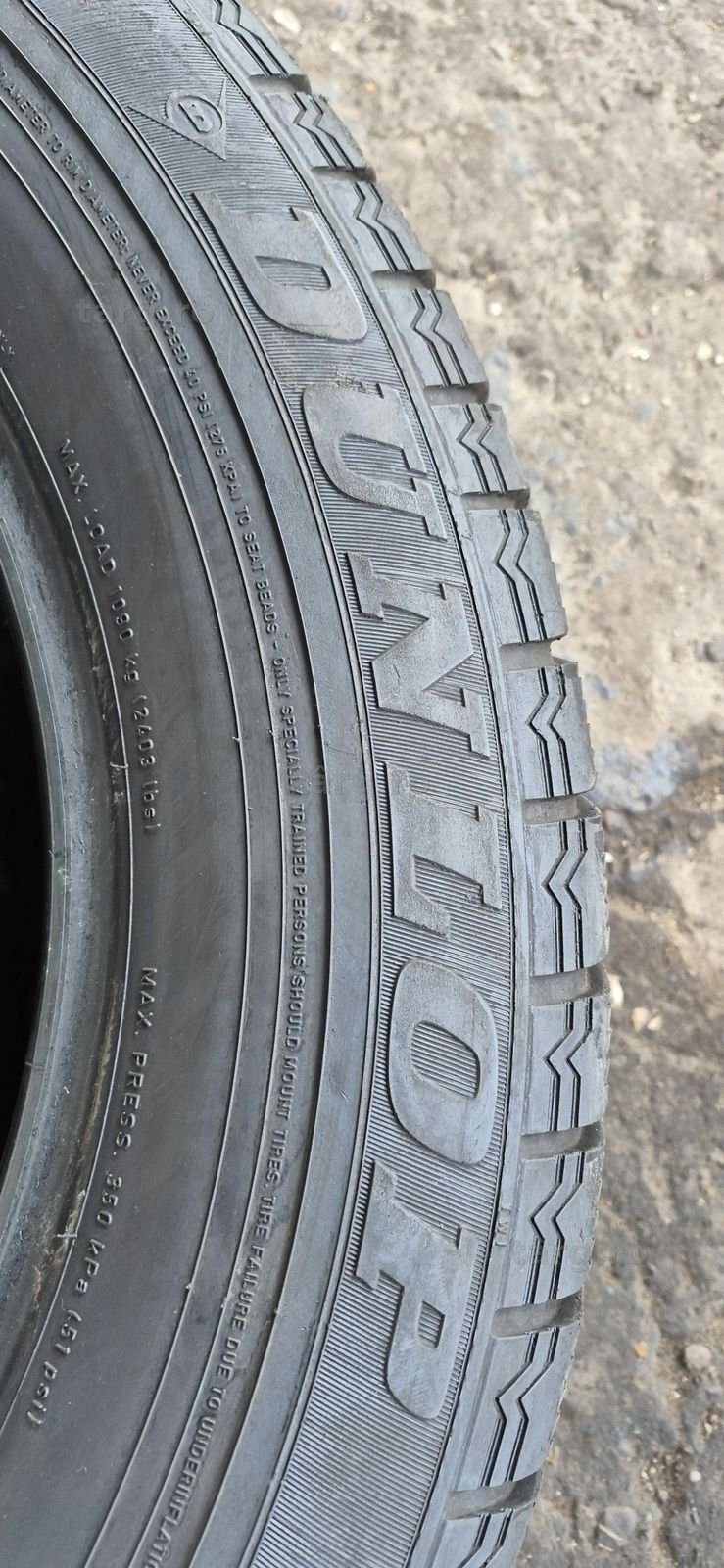 2 anvelope iarna Dunlop 275/55/19,dot 2022.Pretul este pe bucata. 3