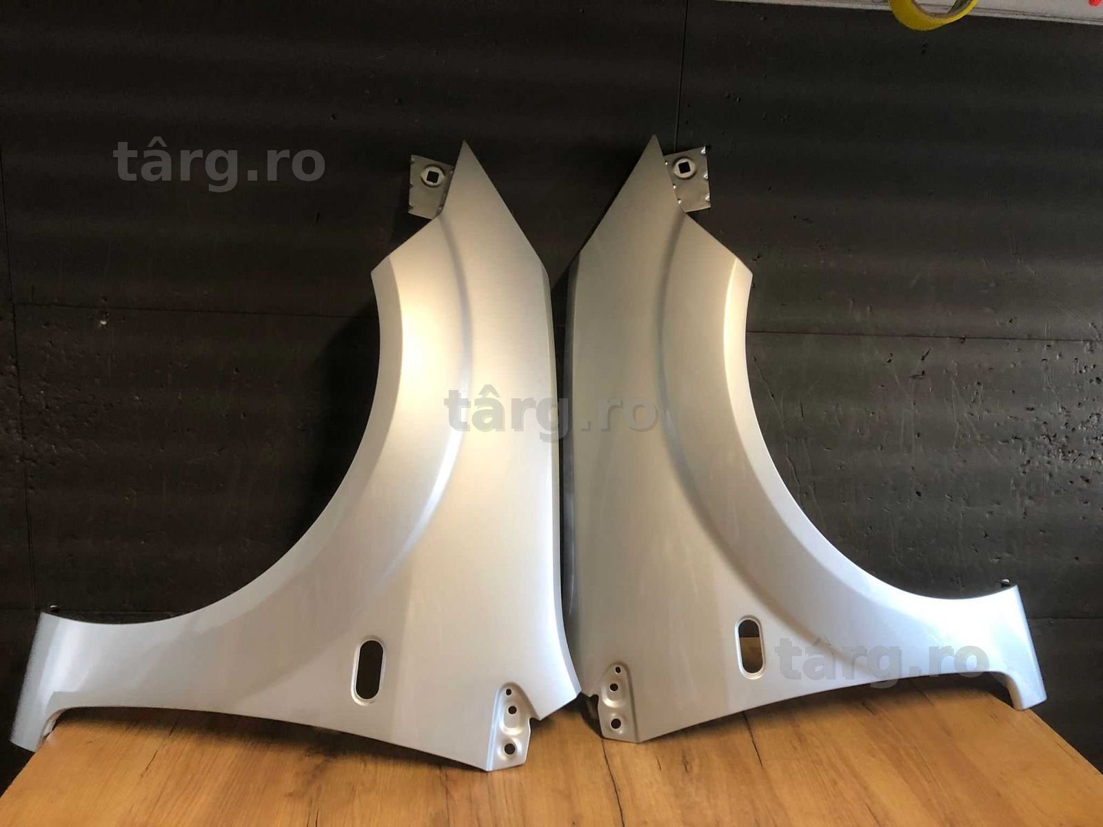 Aripa Fata Dreapta + Stanga Ford Fiesta 05-08 (MoonDust Silver (Gri))