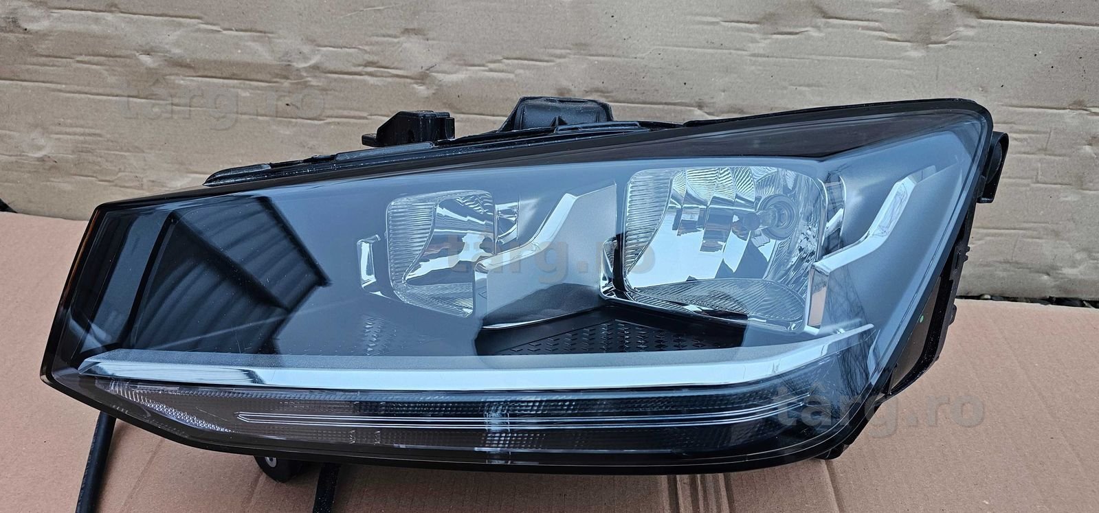 Far stanga halogen Audi Q2 2017 / 2018 2019