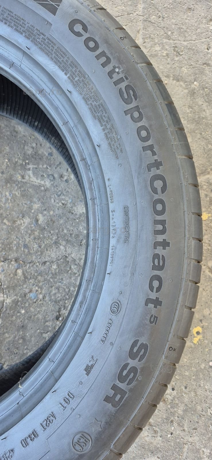2 anvelope vara runflat ca noi Continental 255/55/18.Pretul este pe bucata. 4