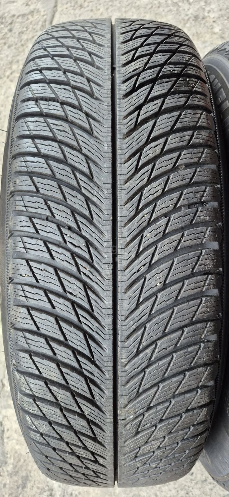 4 anvelope iarna ca si noi Michelin 255/70/18.Pretul este pe bucata. 3