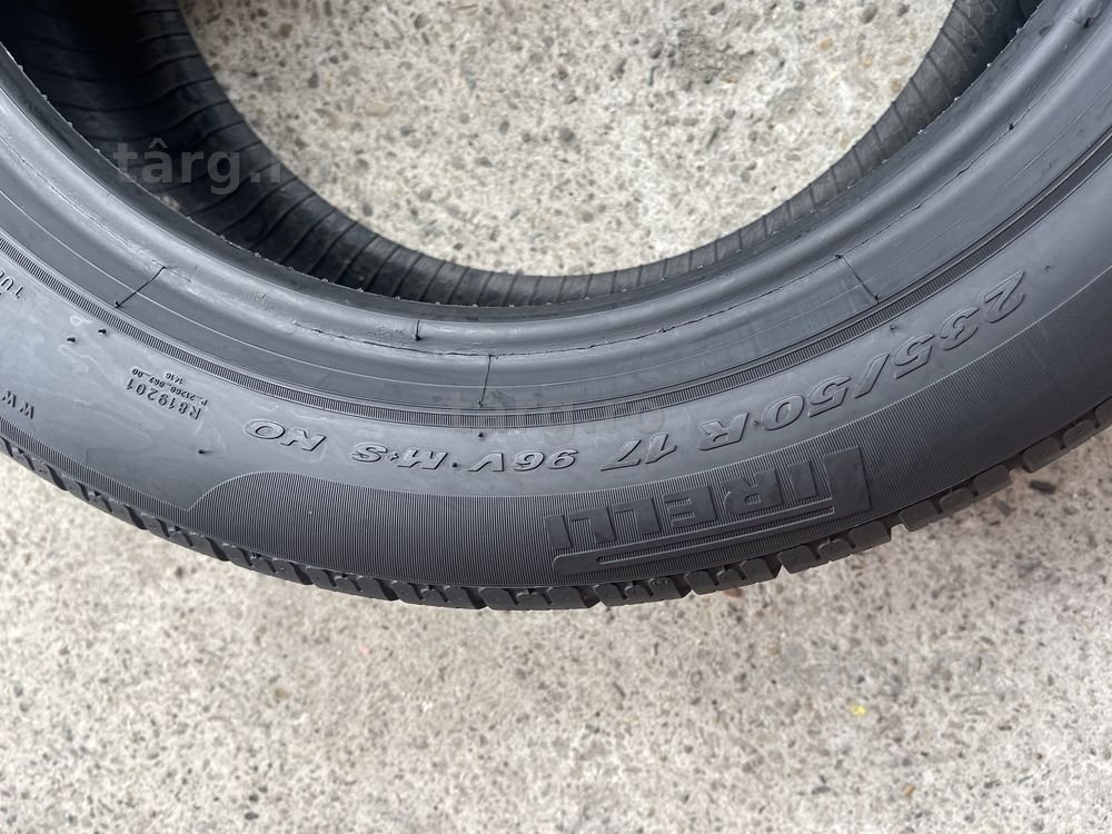 4 anvelope de iarna 235/50/17 Pirelli 4
