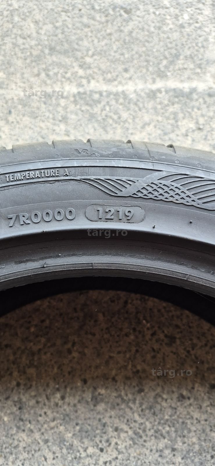 4 anvelope vara Vredestein 225/45/17.Pretul este pe bucata 8