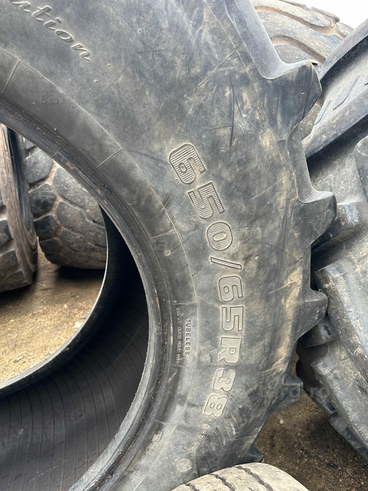 650/65 R38 Firestone 3
