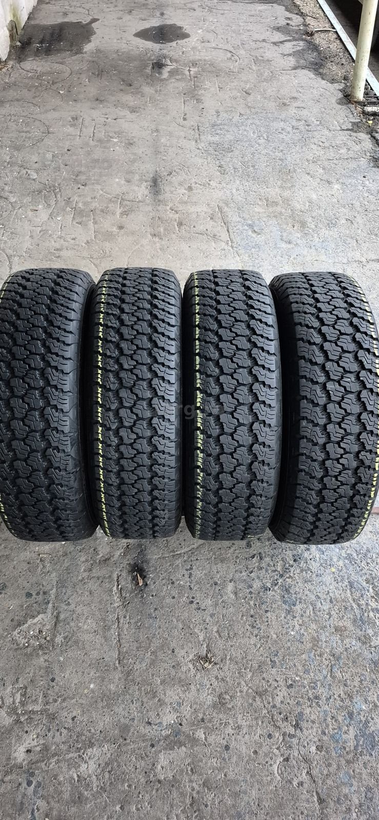 4 anvelope M+S Goodyear 245/75/17.Pretul este pe bucata.