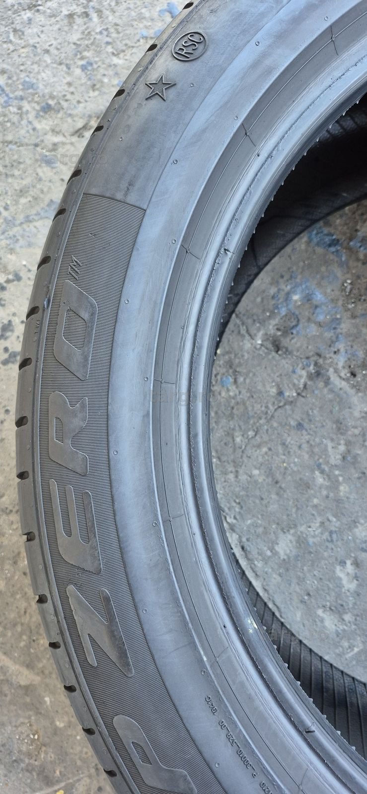 2 anvelope vara runflat Pirelli 305/40/20.Pretul este pe bucata. 4