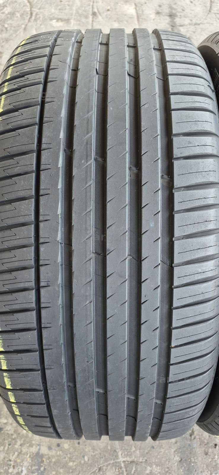 4 anvelope vara ca noi Michelin,fata 285/40/21,spate 315/35/21.Pret/bucata 2