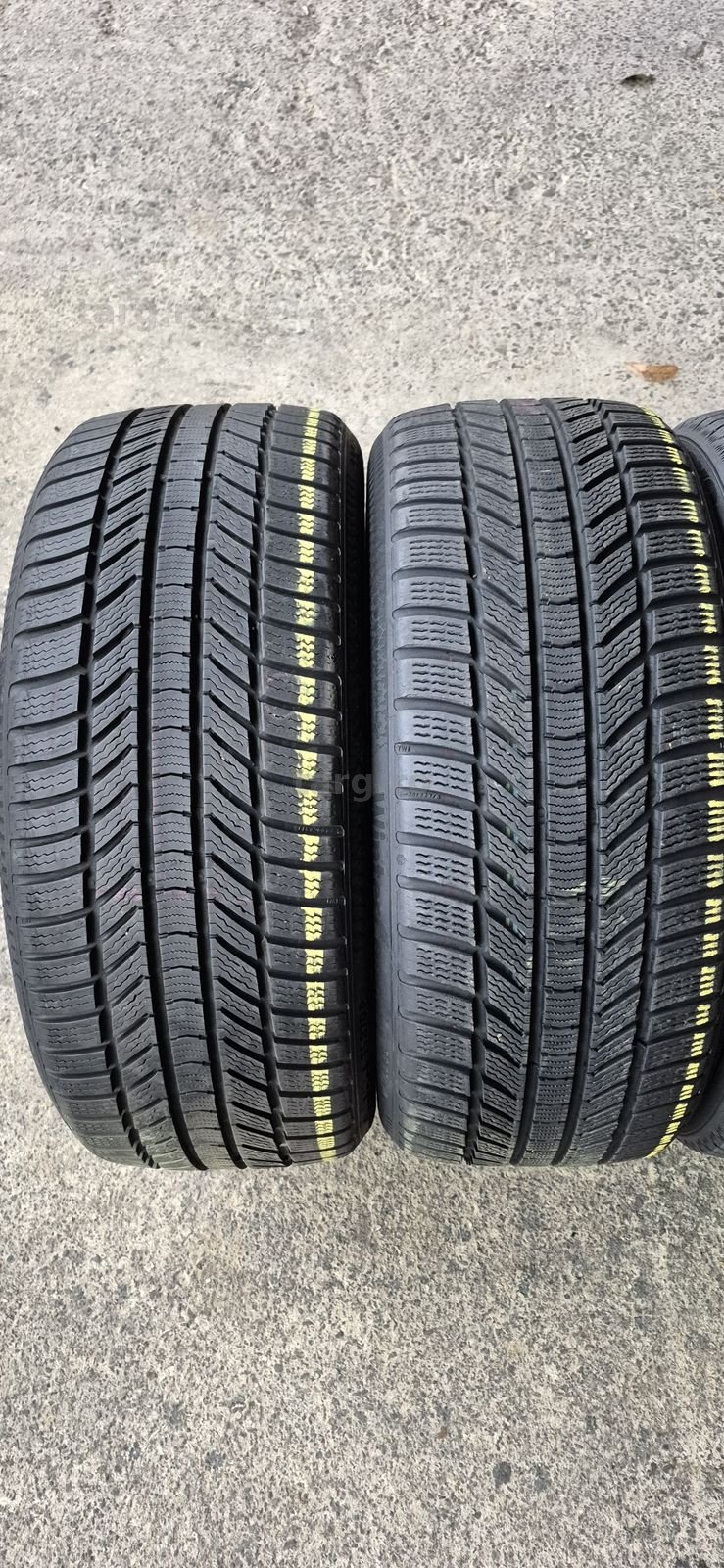 4 anvelope iarna,fata Continental 225/40/18,spate Toyo  245/35/18. 2
