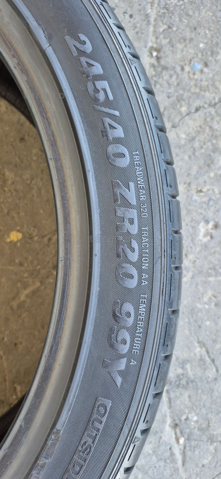 4 anvelope vara,fata Kumho 245/40/20,spate Toyo 275/35/20.Pretul este pe bucata. 5