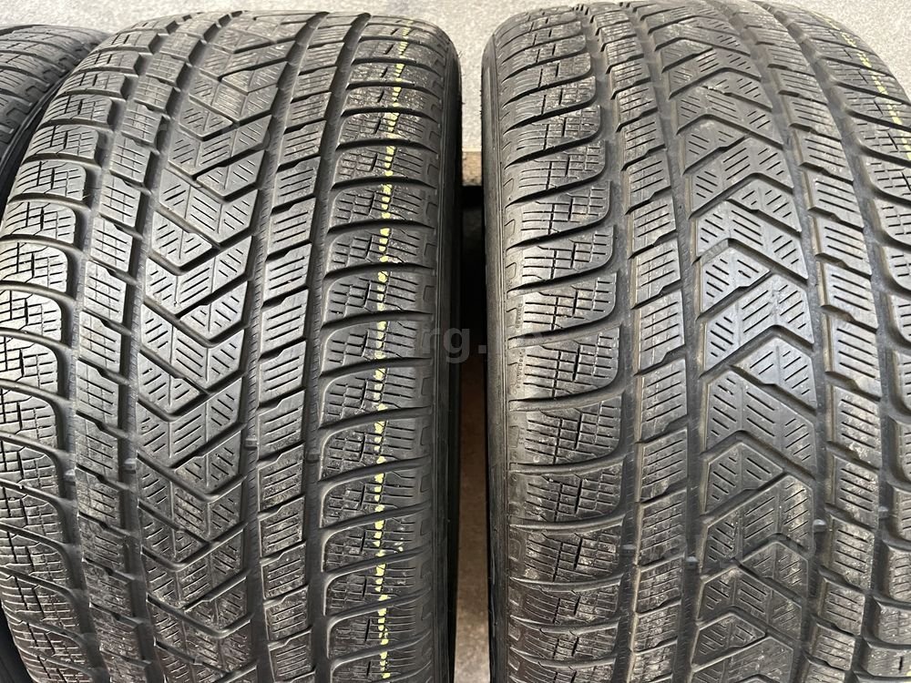 4 anvelope de iarna 295/40/20  Pirelli 4