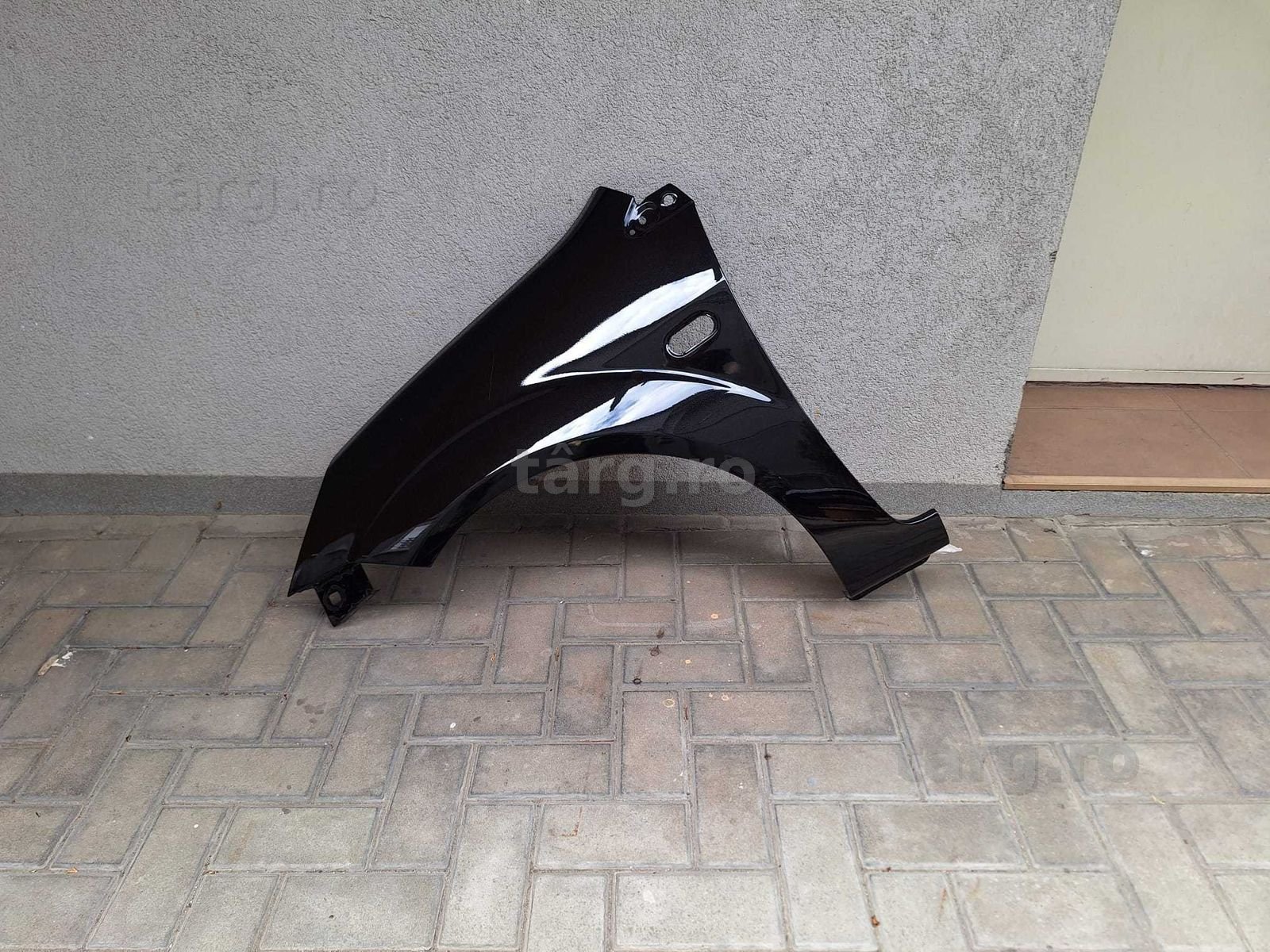 Aripa Fata Stanga Ford Fiesta 2002-2008 Vopsita Negru