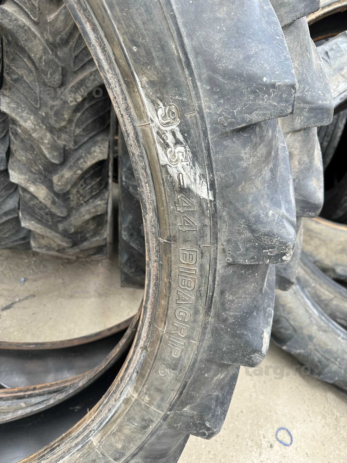 Anvelope sh 9.5 R44 3