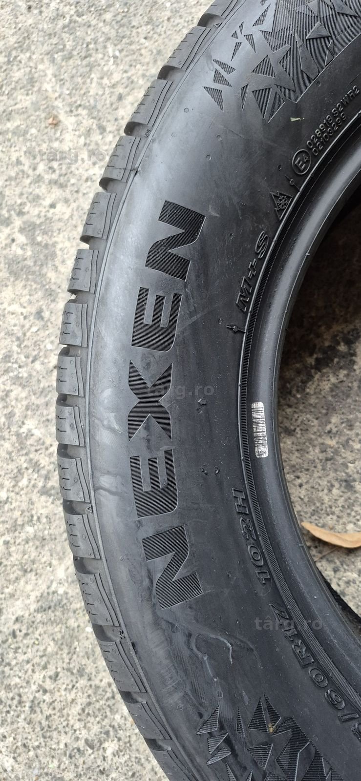 4 anvelope iarna ca noi Nexen 235/60/17.Pretul este pe bucata. 4