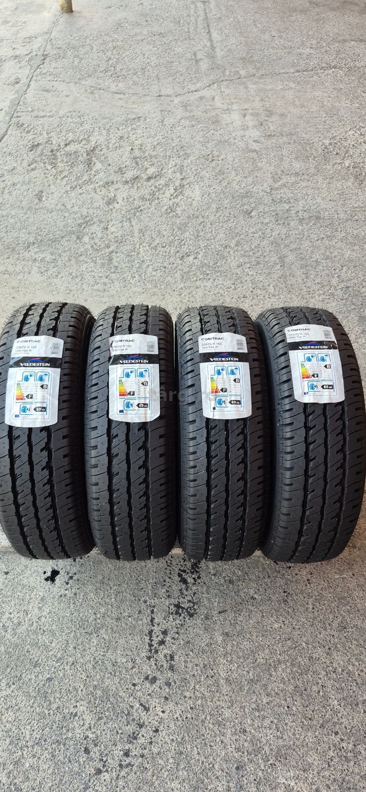 4 anvelope vara noi Vredestein 205/70/15C,dot 2024.Pretul este pe bucata.