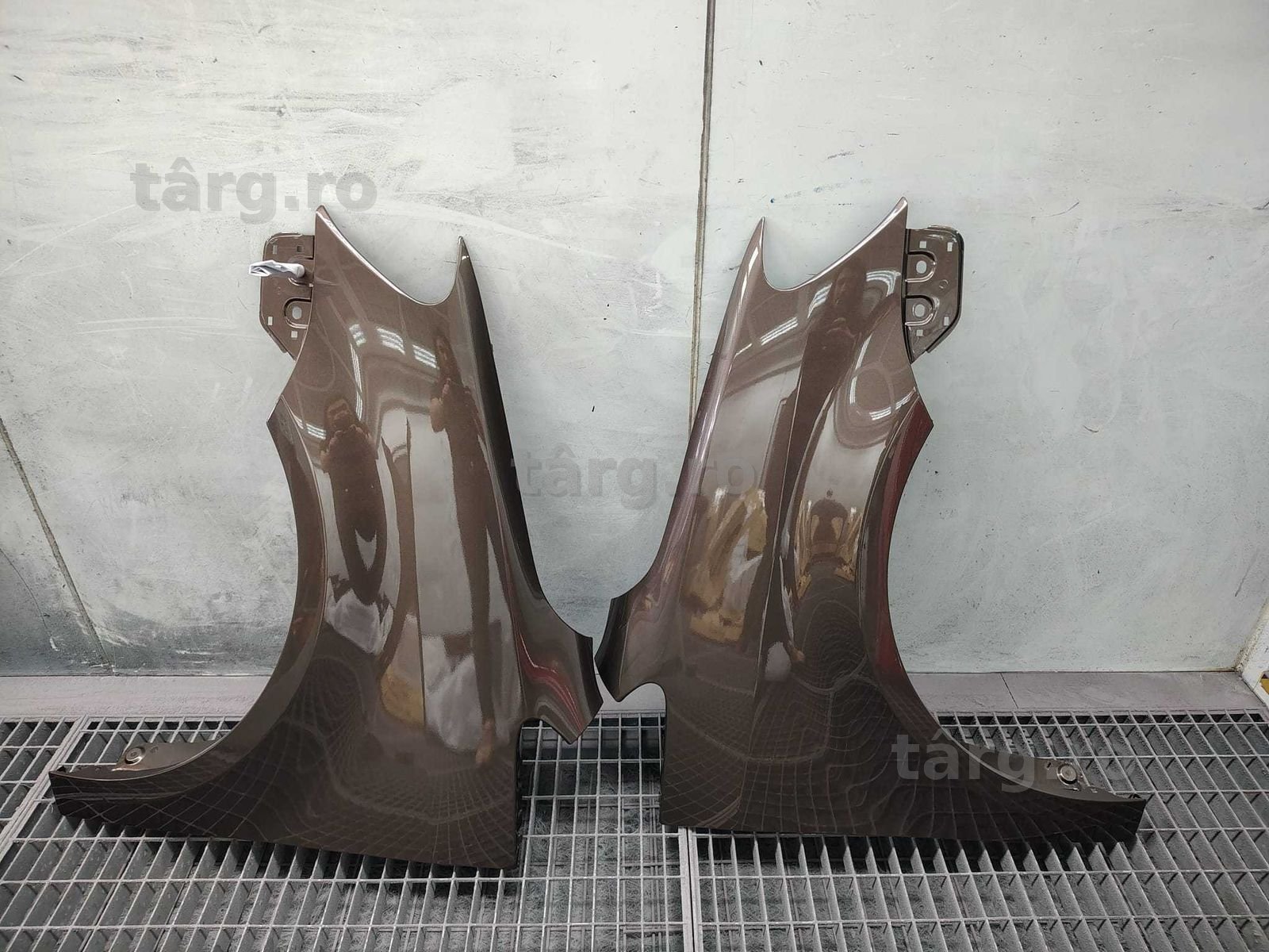 Aripa Fata Dreapta & Stanga VW Touran 2007-2011 (LH8Z (Maro))