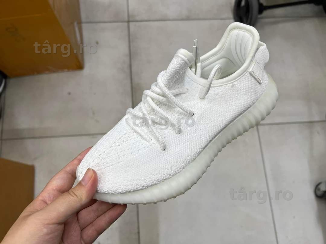 Adidas yeezy boost 350 v2,. 2