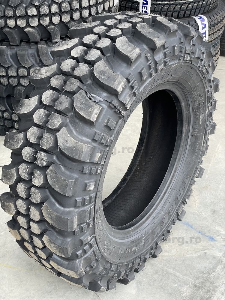 235 70 16 Kingpin trekker Off Road (resapat )