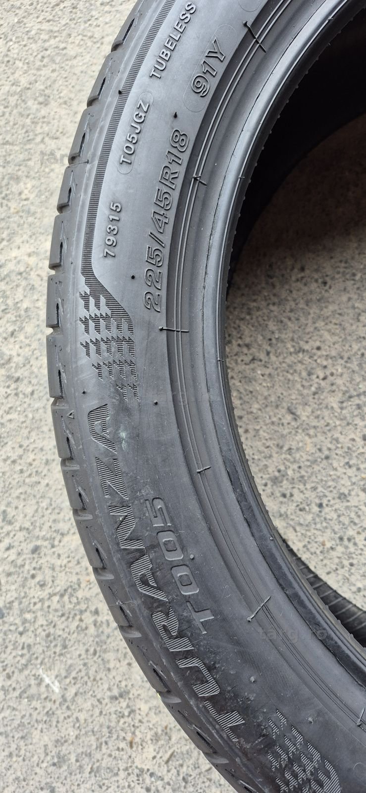 4 anvelope vara Bridgestone,fata 225/45/18,spate 255/40/18.Pret/bucata 5