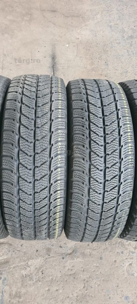 4 anvelope iarna Uniroyal 215/60/17 C.Pretul este pe bucata. 2