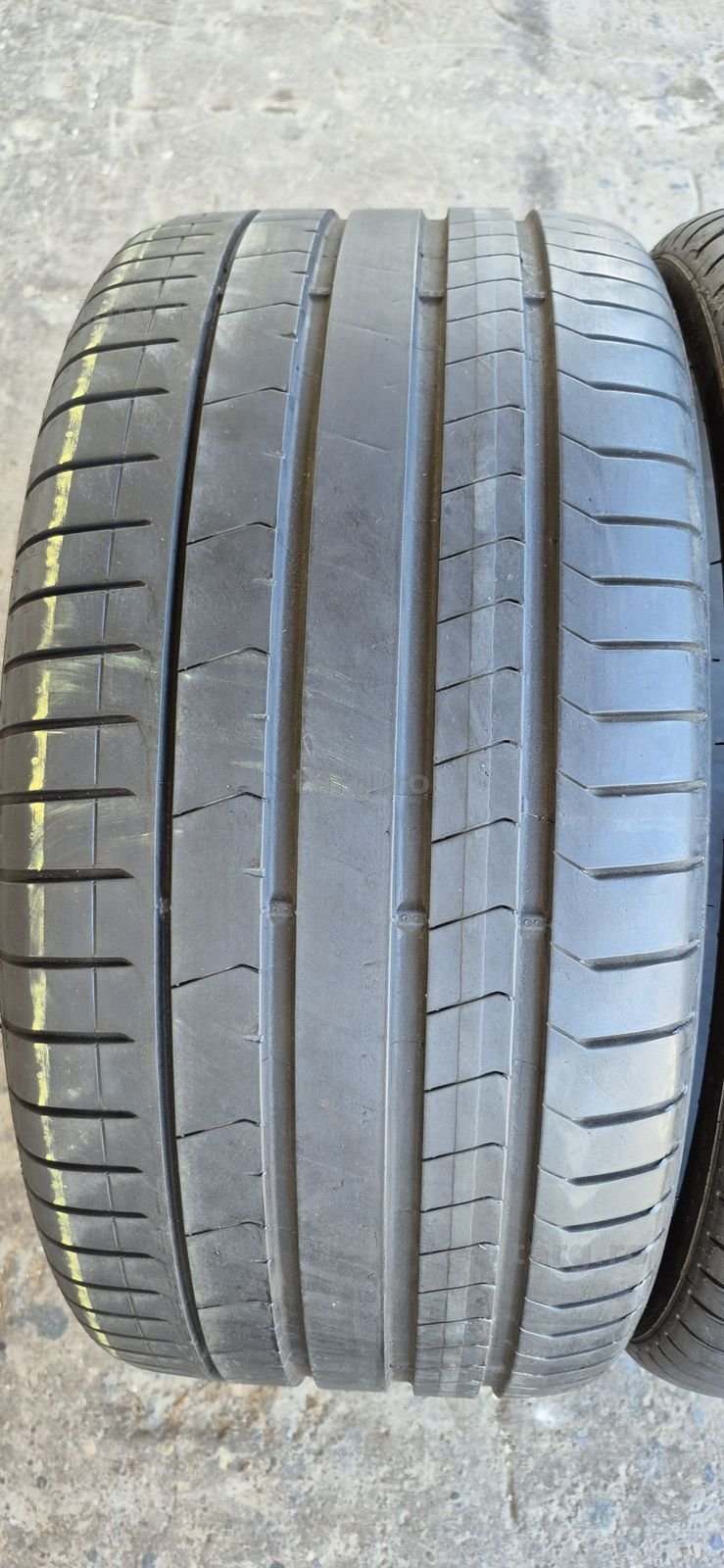 2 anvelope vara runflat Pirelli 275/30/20,dot 2022.Pretul este pe bucata 2