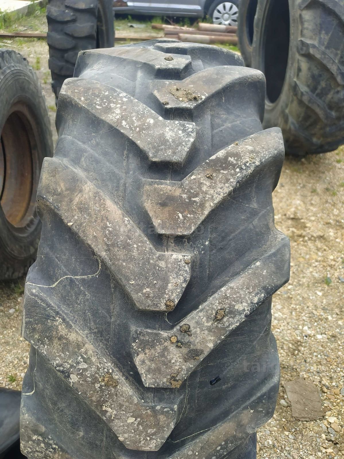 Anvelopa 10.5 r18