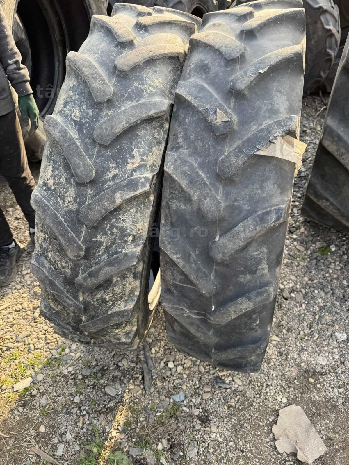 Anvelope 270.80 R32