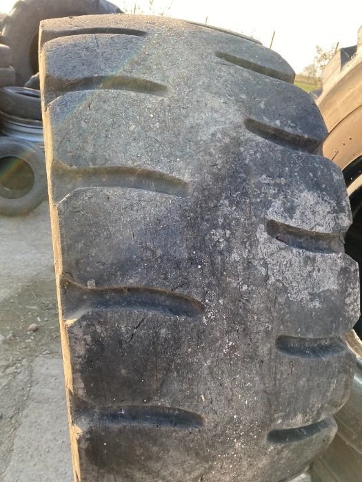 20.5 R25 Goodyear 4
