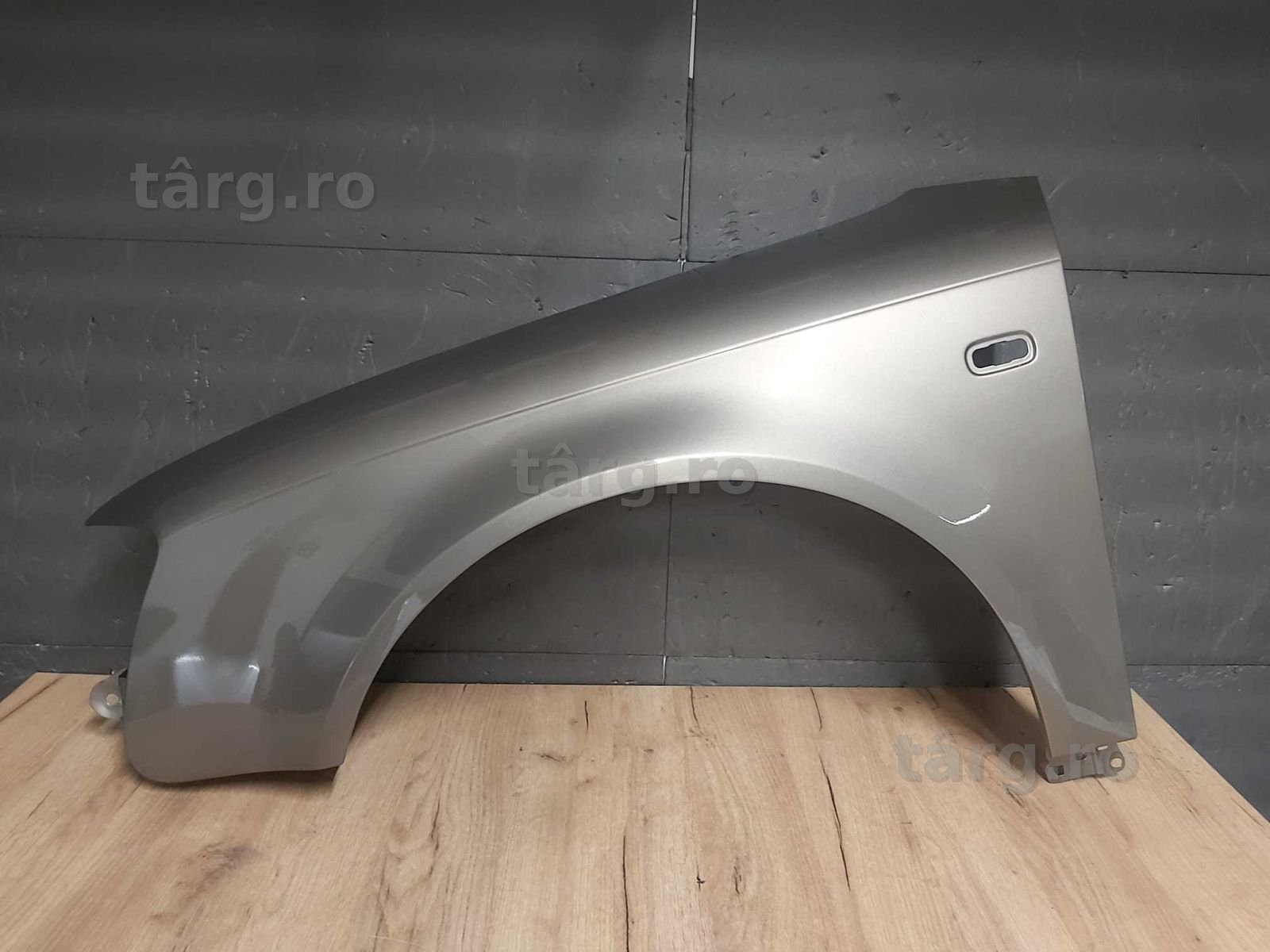 Aripa Fata Stanga Audi A4 B7 An 2004-2008 (LY1Q (Auriu))