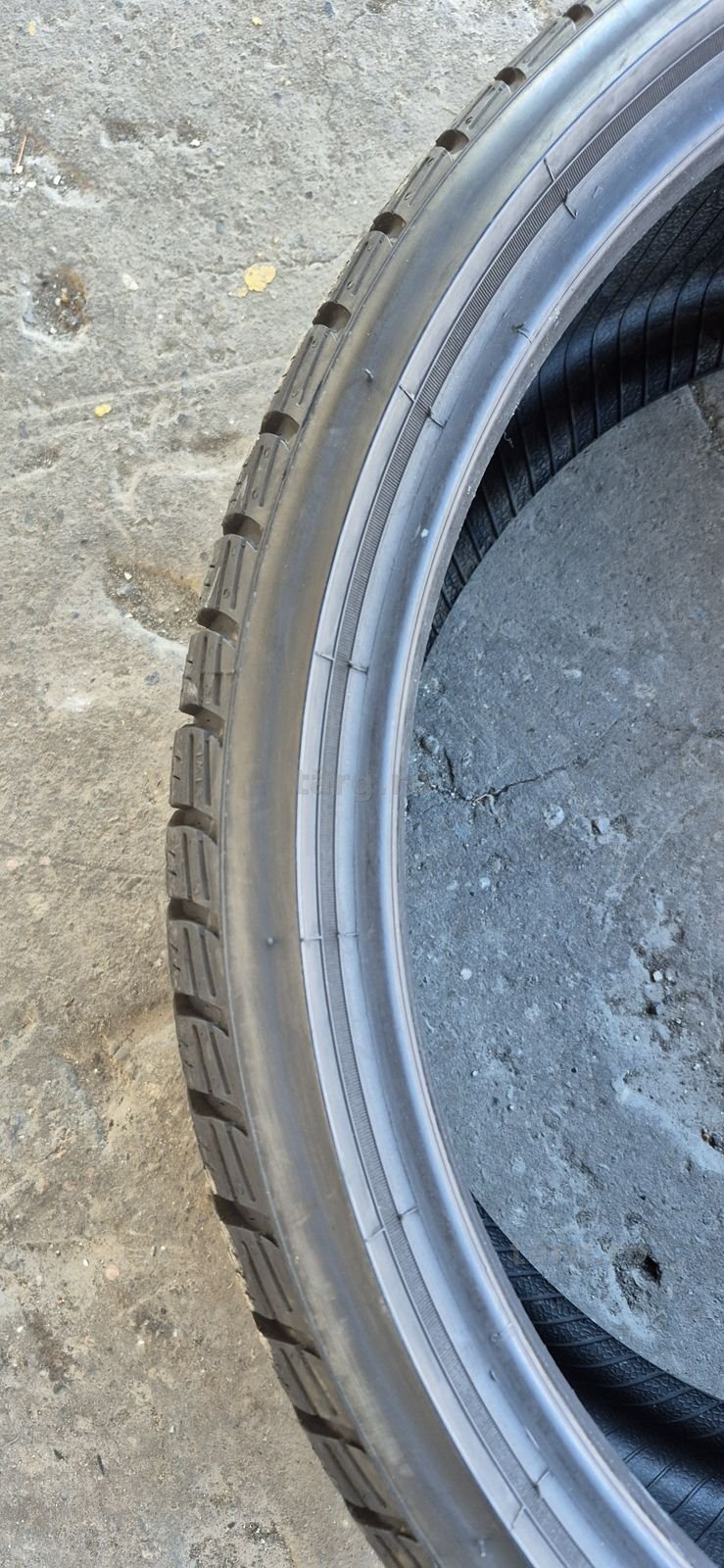 2 anvelope iarna Pirelli 245/30/20.Pretul este pe bucata. 6