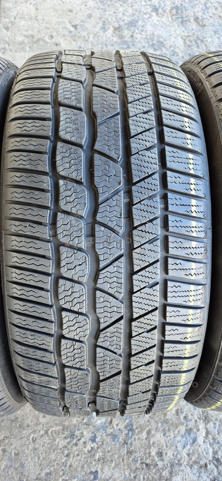 4 anvelope iarna ca noi Continental 255/35/19.Pretul este pe bucata 3