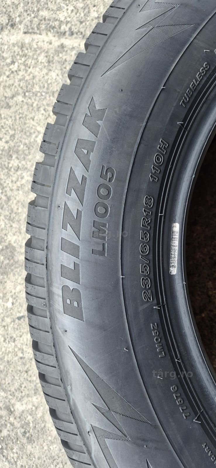 4 anvelope iarna Bridgestone 235/65/18.Pretul este pe bucata. 5