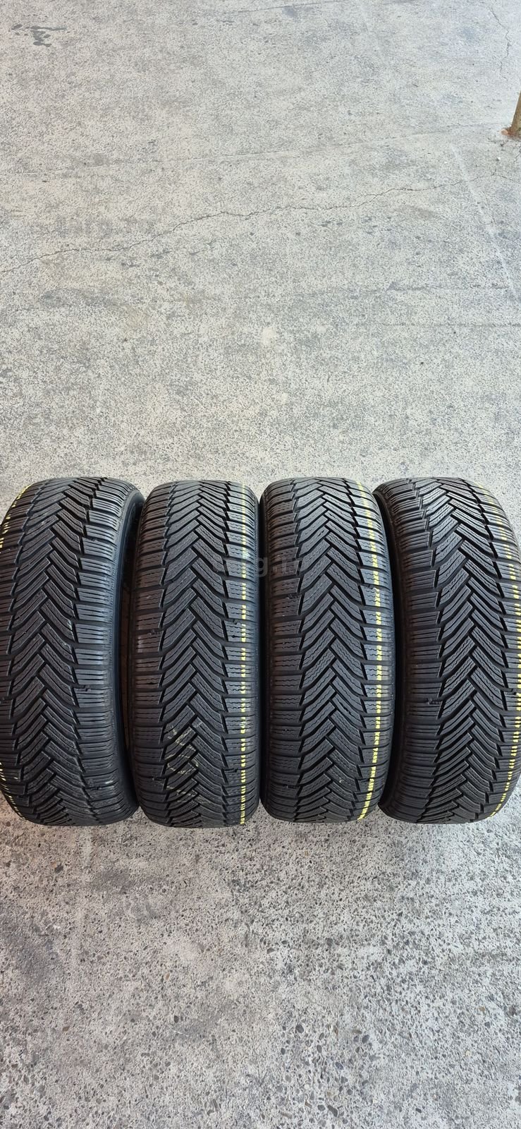 4 anvelope iarna Michelin 215/55/17,dot 2020,ca si noi.Pret pe buc.