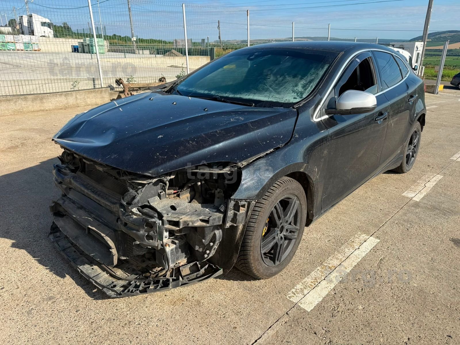 Dezmembrez Volvo v40 facelift Negru 2016 2.0 d D4204T8 volan stanga