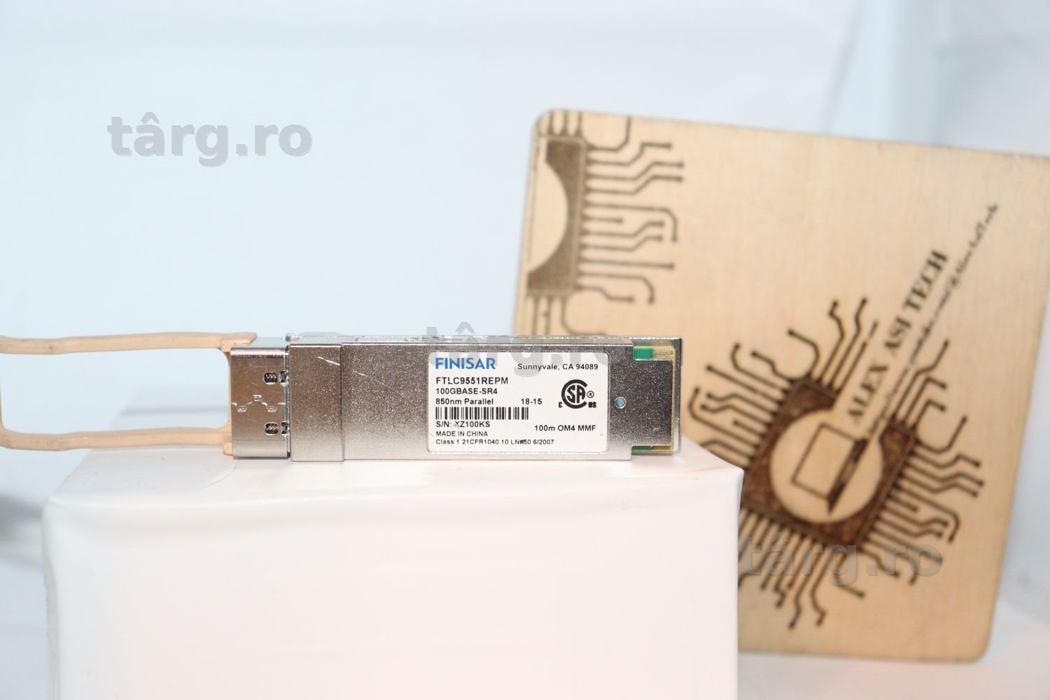 Transceiver QSFP28 FINISAR 100GBase-SR4 Parallel MMF 100m 850nm MPO12