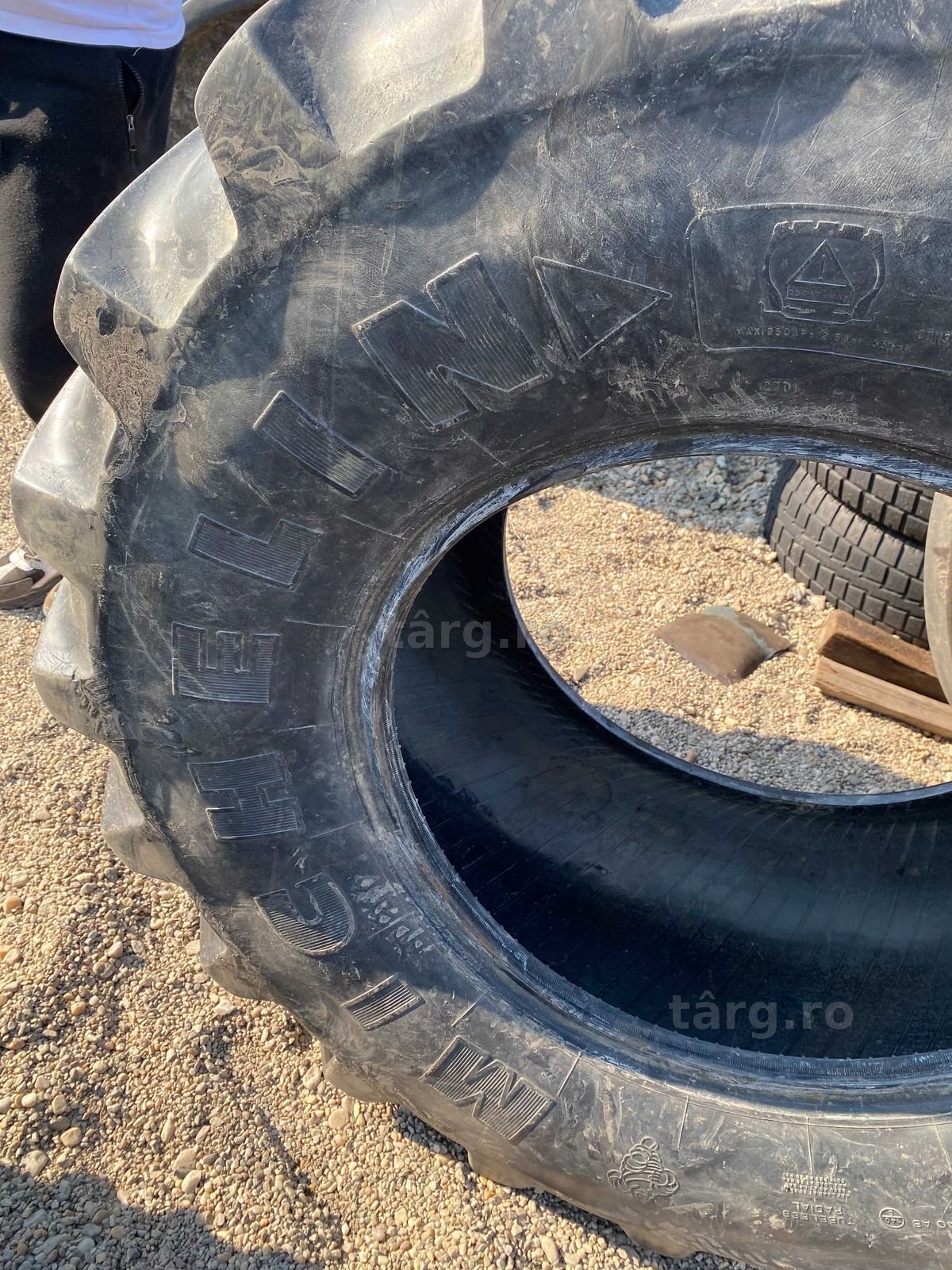 540.65 R24 Michelin 3