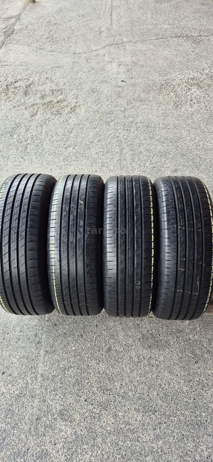 4 anvelope vara Goodyear 215/55/18,dot 2020.Pretul este pe bucata.