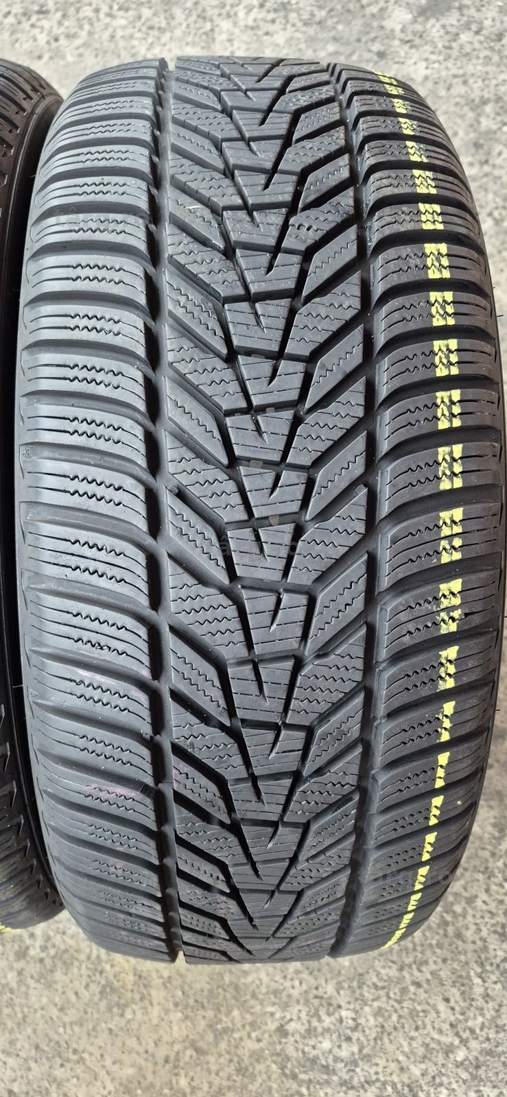 4 anvelope iarna ca noi Hankook 225/40/18.Pretul este pe bucata. 3